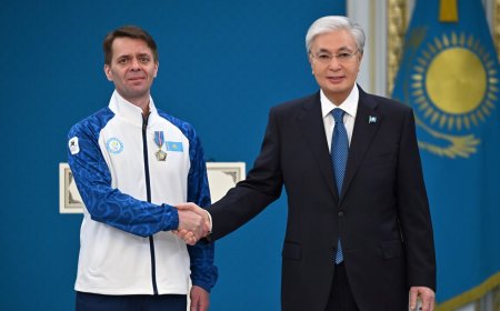 «Әкелік парызыңызды адал әрі лайықты атқардыңыз»: Президент Шайдоровтың әкесіне алғысын айтты
