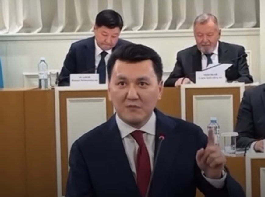 «Мемлекеттік тіл — біреу, ол — қазақ тілі»: Ерлан Кариннің мәлімдемесі