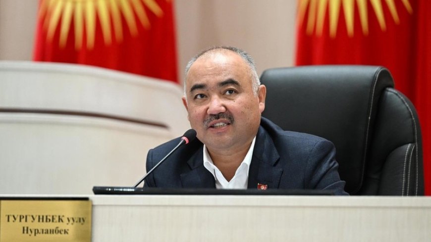 «Төрдөн түштүм, ордума отурдум»: Нұрланбек Тұрғынбекұлы Жогорку Кенеш спикері қызметінен кетті