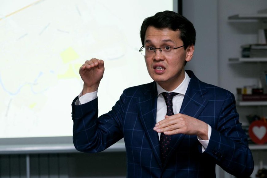 «ChatGPT тұрмыстық құрал»: Бағдат Мусин сынға қалған Мәдиевті жақтап жазба жариялады