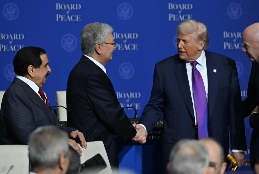 Тоқаев Трамп атындағы арнайы награданы бекітуді ұсынды