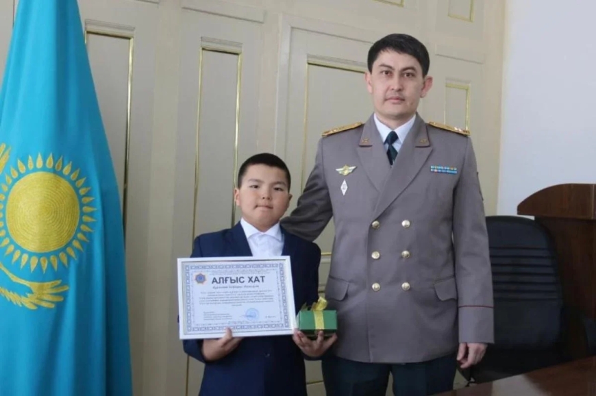 БҚО-да 9 жастағы бала үйіндегі өрт кезінде  екі інісін аман алып қалды