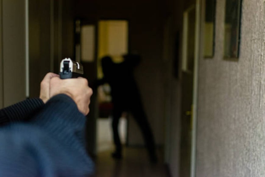 Хромтауда полицей қызметтік қарумен оқ атып, бір адам жараланды