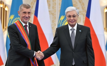 Тоқаев Чехия Премьер-министрін «Достық» орденімен марапаттады