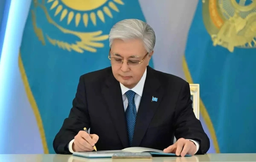 Тоқаев "Қазақстан Халық Кеңесіне" қатысты Жарлыққа қол қойды