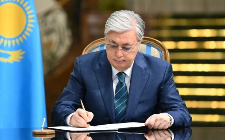Тоқаев Шавкат Рахмоновқа әкесінің қазасына байланысты көңіл айтты